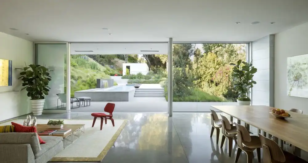 Long and Lean Oasis living