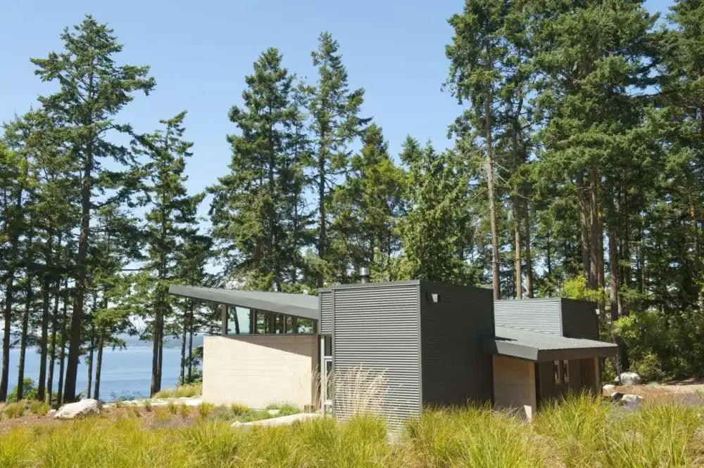 Lopez Island Cabin by Stuart Silk Architects