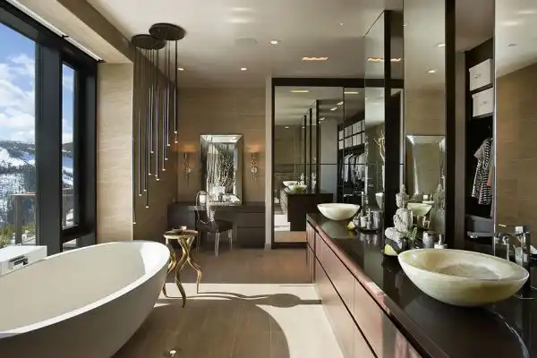 Lower Foxtail Residence bathroom