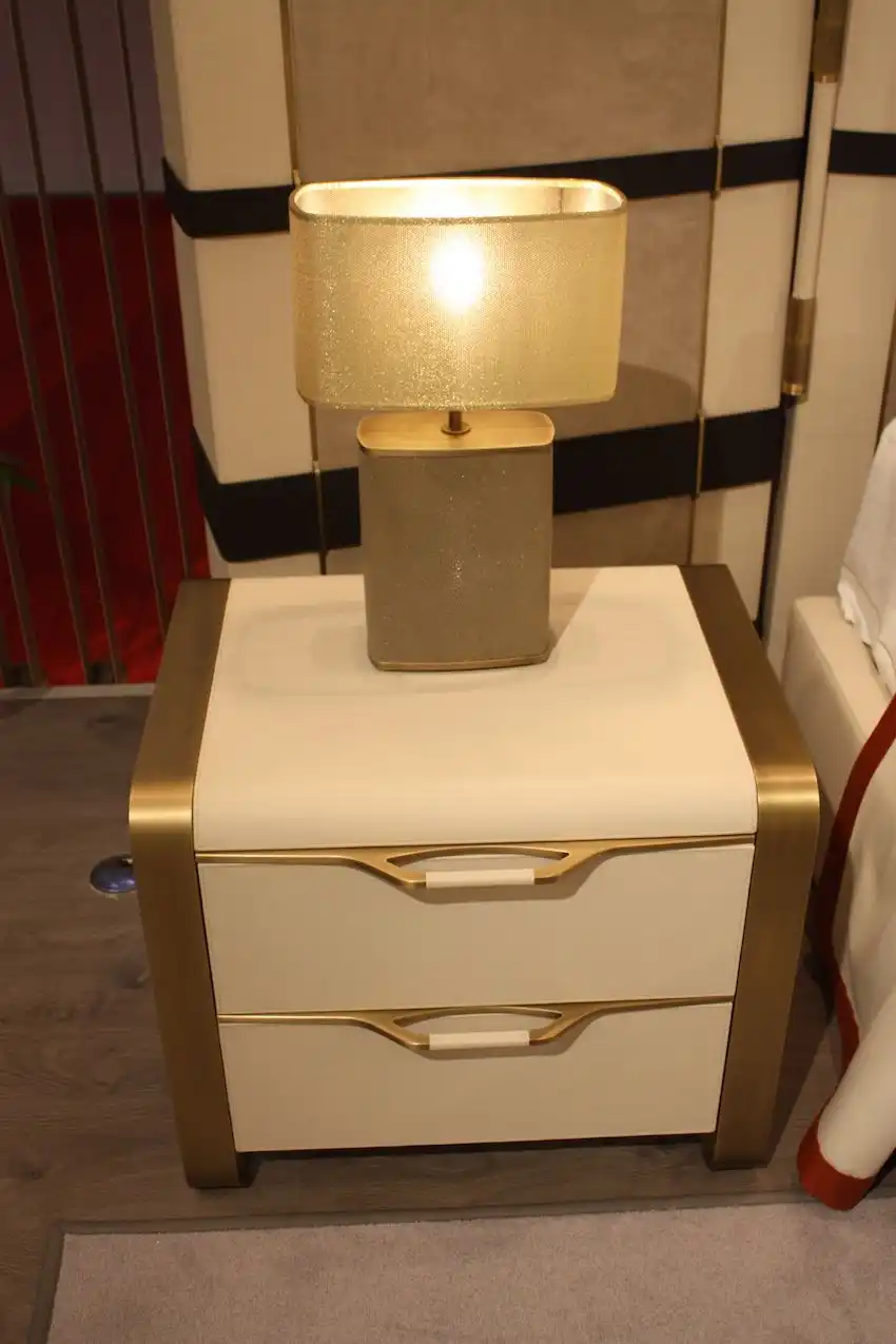 This Ludovica Mascheroni nightstand is very elegant.