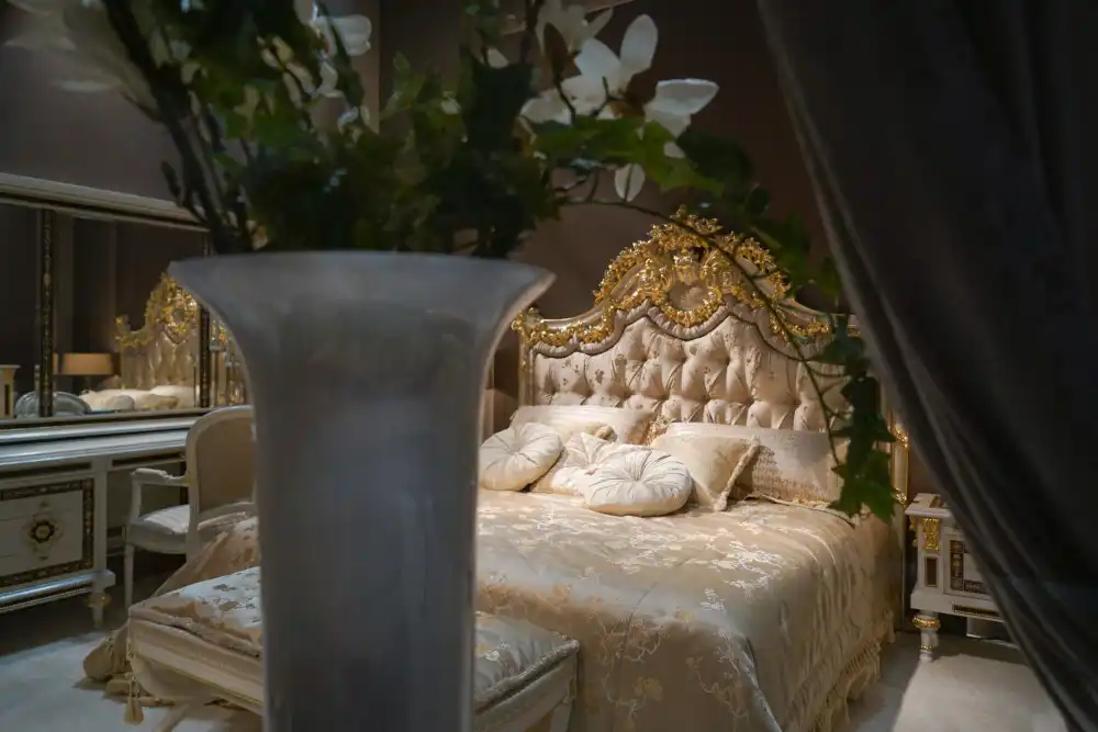 Styles such as baroque or rococo create a luxury bedroom