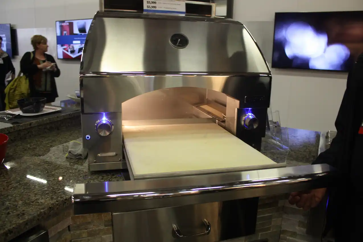 Lynx pizza oven
