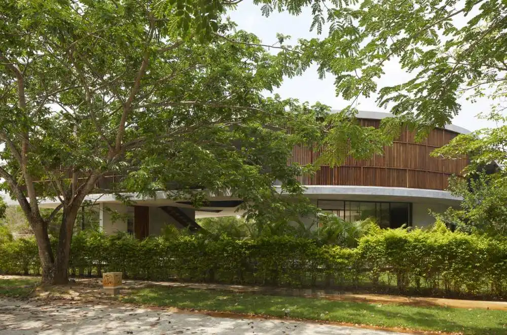 Madri House cool decor by Magaldi Studio round wood