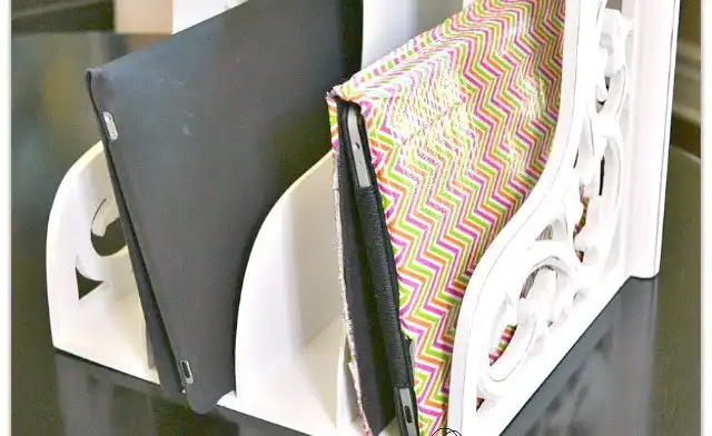 Magazine rack charging Station