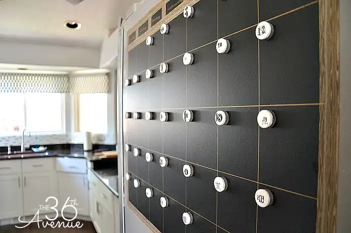 Magnetic wall calendar