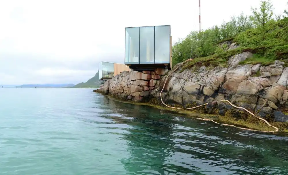 Manshausen Island Resort prefab Stinessen Arkitektur cliff