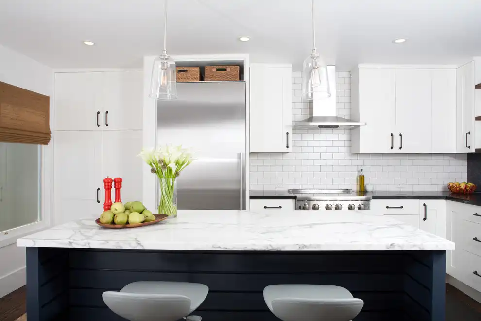 Marble and subway tiles for kithen - the perfect mix