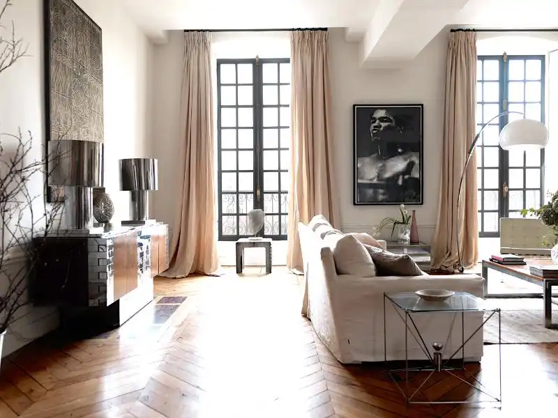 Marianne Tiegen Living Room design with hardwood floor