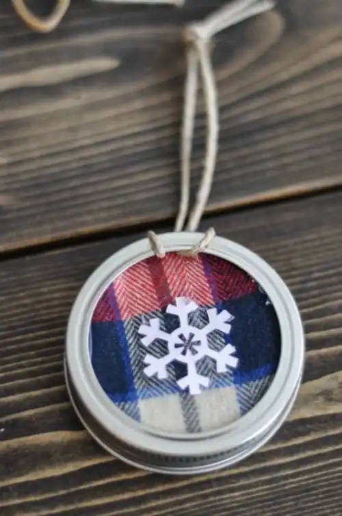 Mason Jar Lid Ornaments