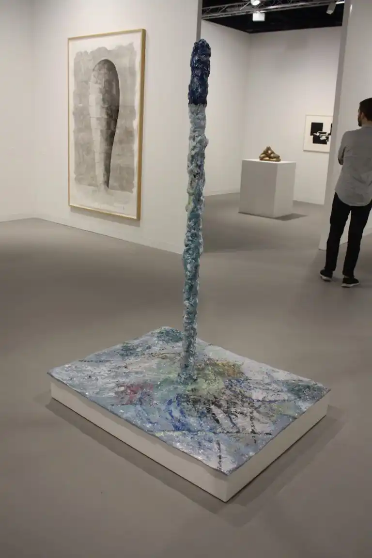 This piece is title Jeu Jeun.