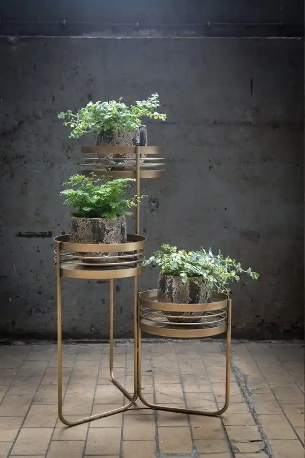 Metal plant pot stand