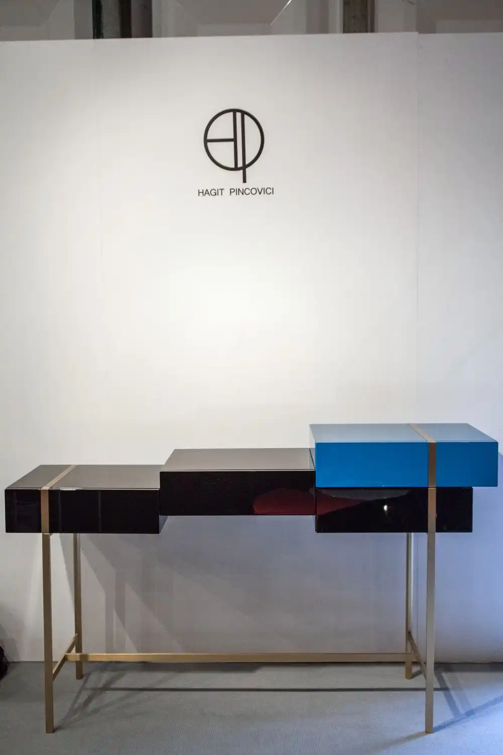 Metaphysics Sideboard Console table