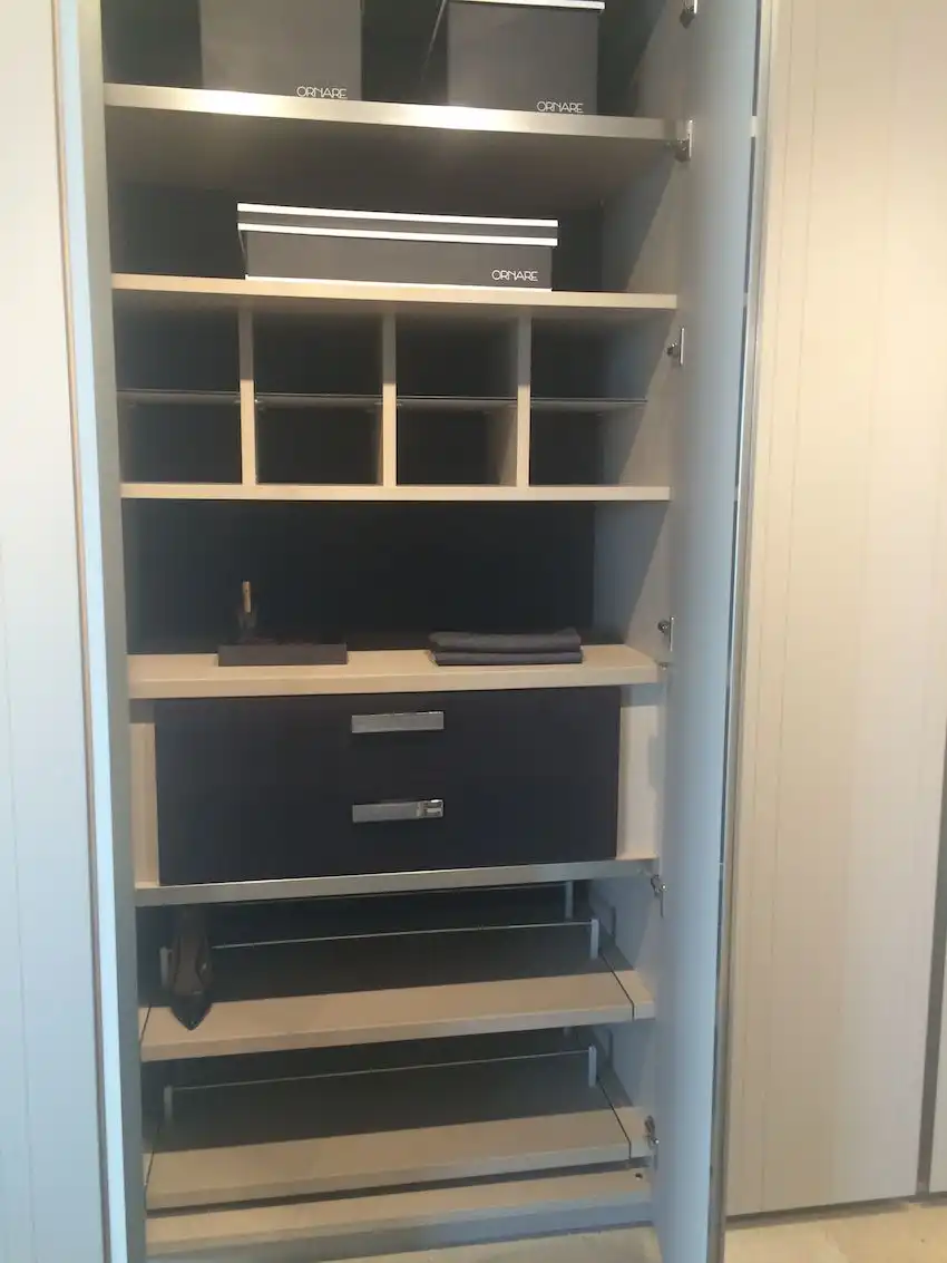 Miami District Closet Interior
