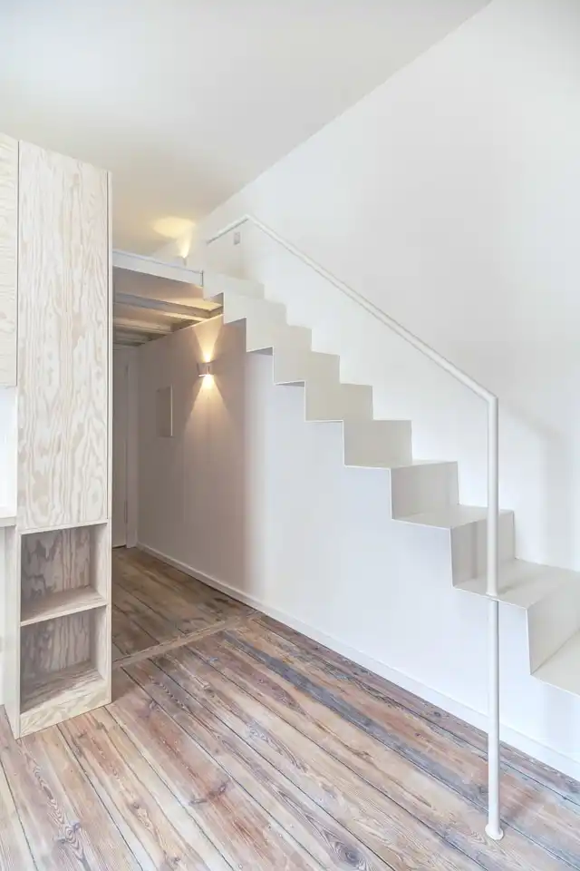 Micro Apartment in Moabit Spamroom Stairs