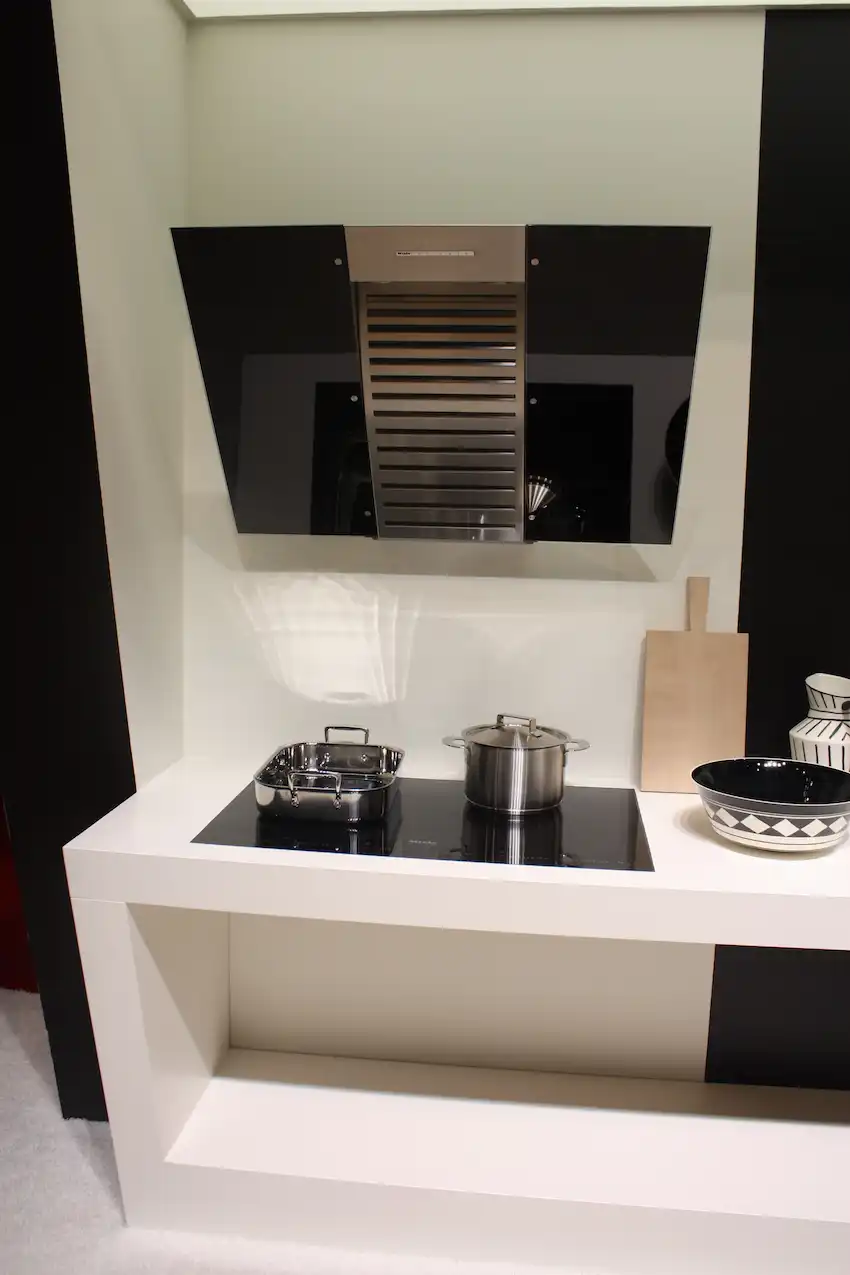 Miele black flat hood