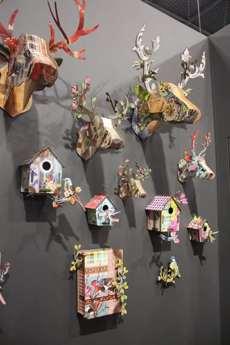 Miho heads an birdhouses
