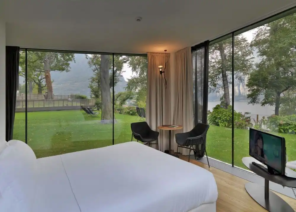 Minimalist Bedroom Curtains