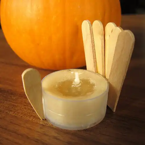Minimalist Turkey Candle