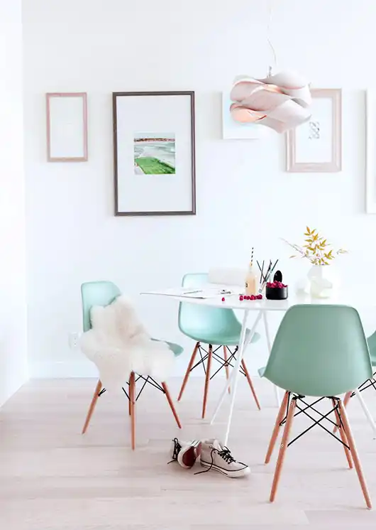 40 Beautiful Pieces of Mint Green Home Decor