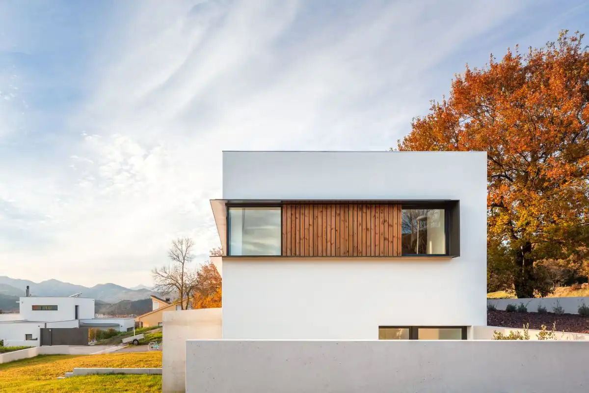 Modern Bench House by Arnau estudi d’arquitectura - window wood accent