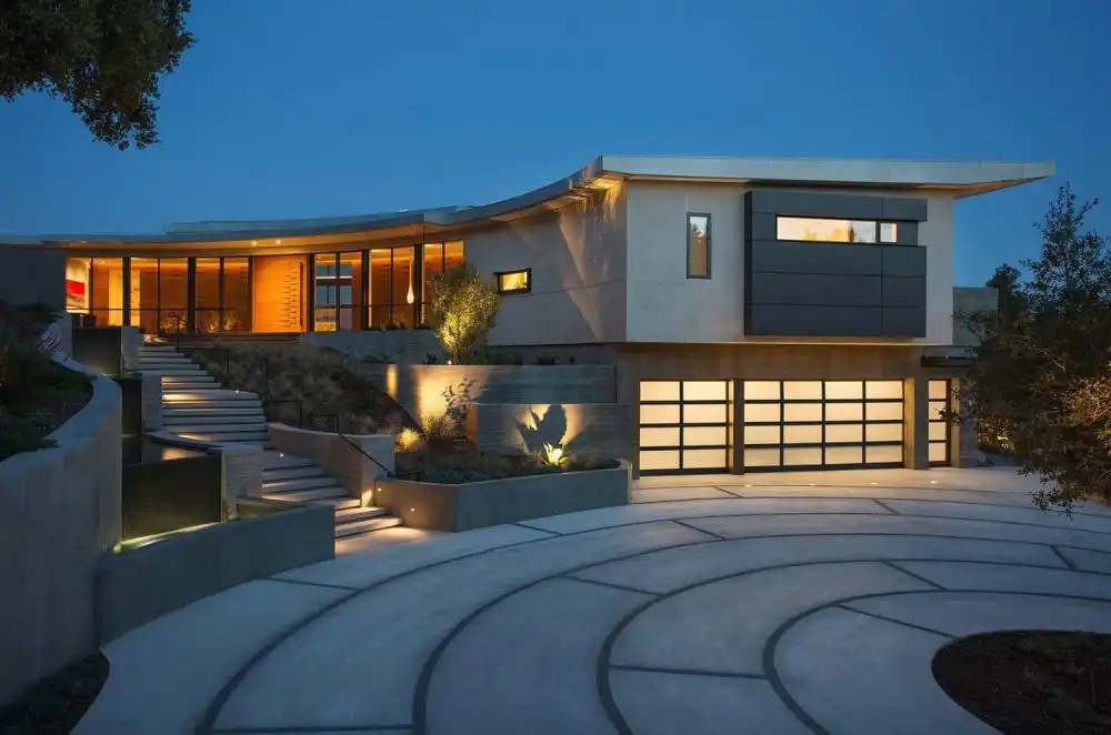 Modern Style Home Big Driveway