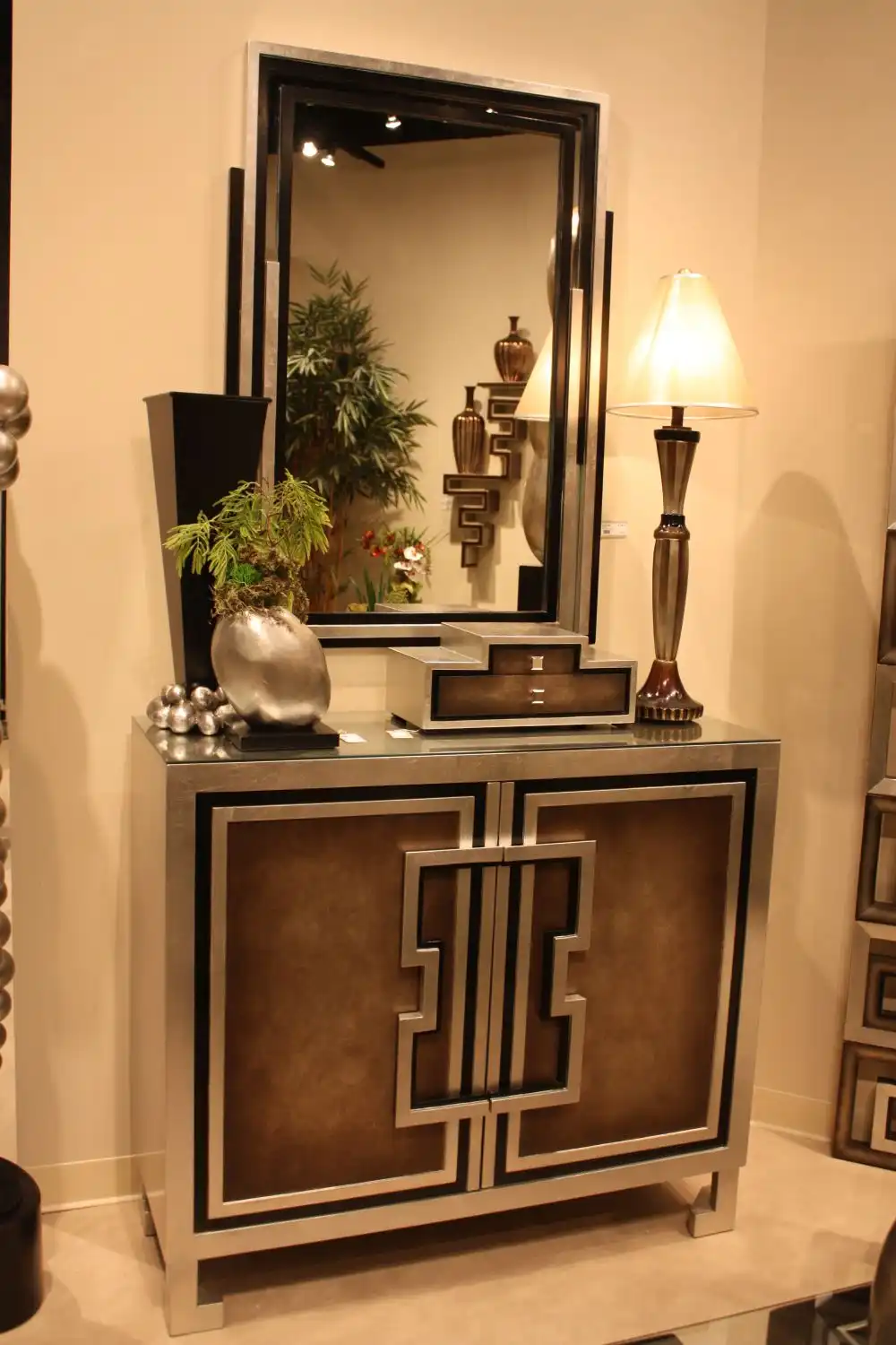 Modern entryway decor with rectangular mirror