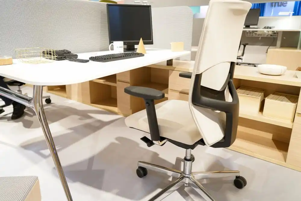 Cubicle-style workstations don't have to be fully enclosed.