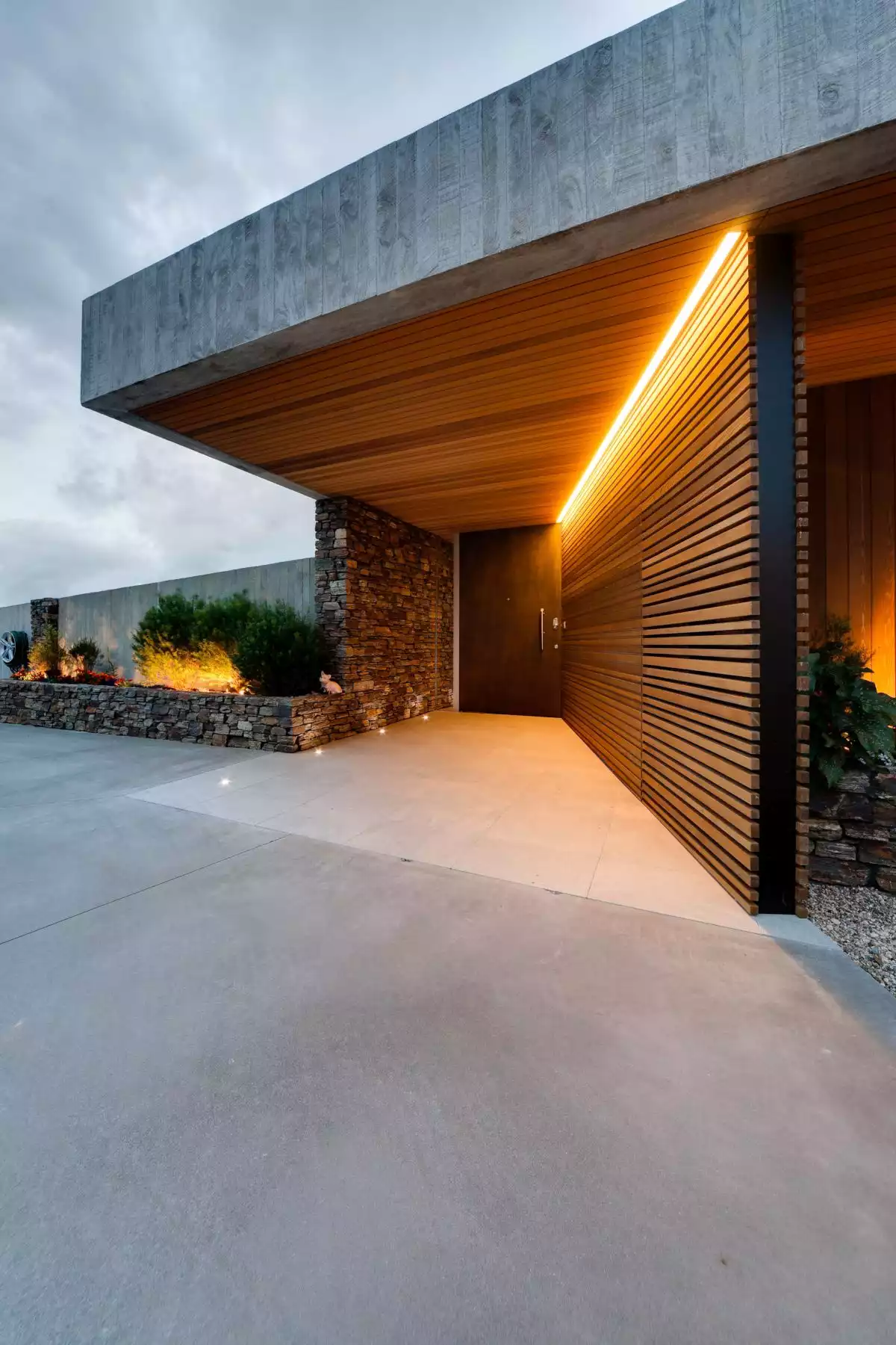 Modern house entrance design