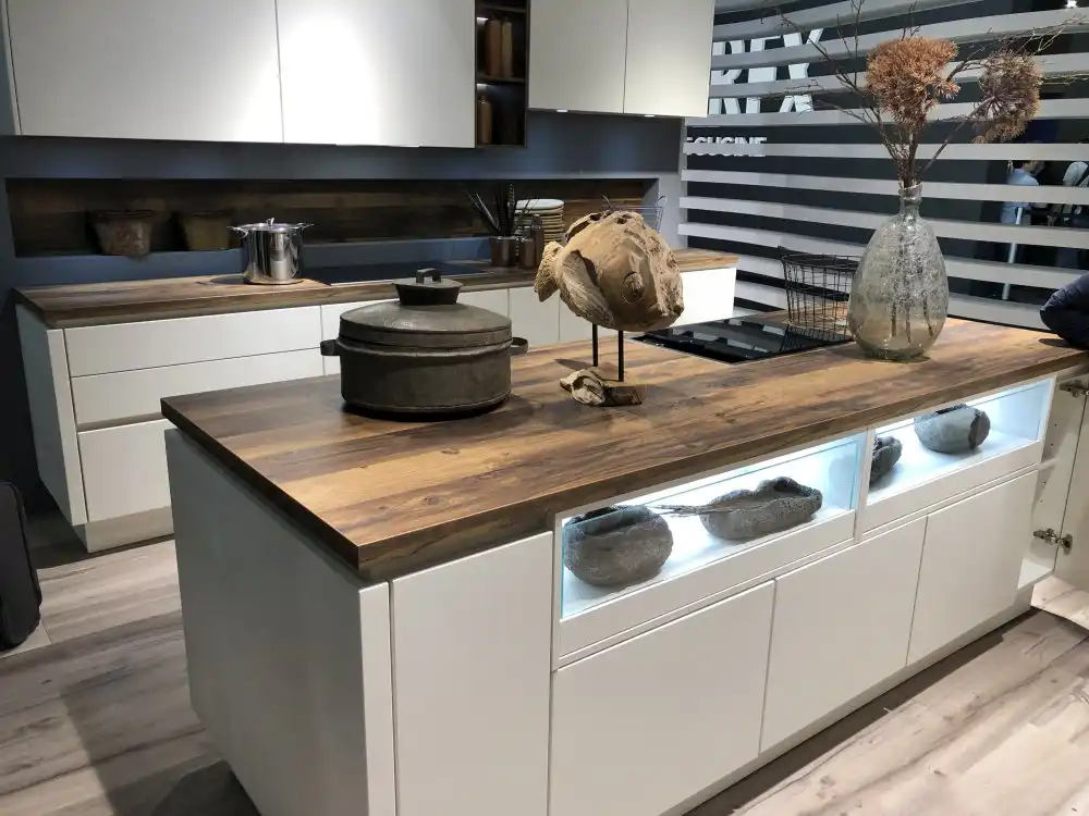 Modern kitchen with island and big layout