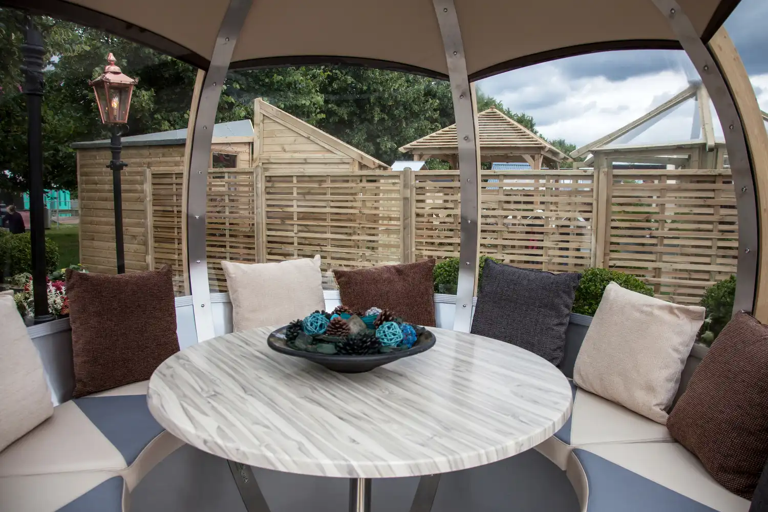 18 Cozy Patio Ideas to Get Your Space Ready for Autumn 