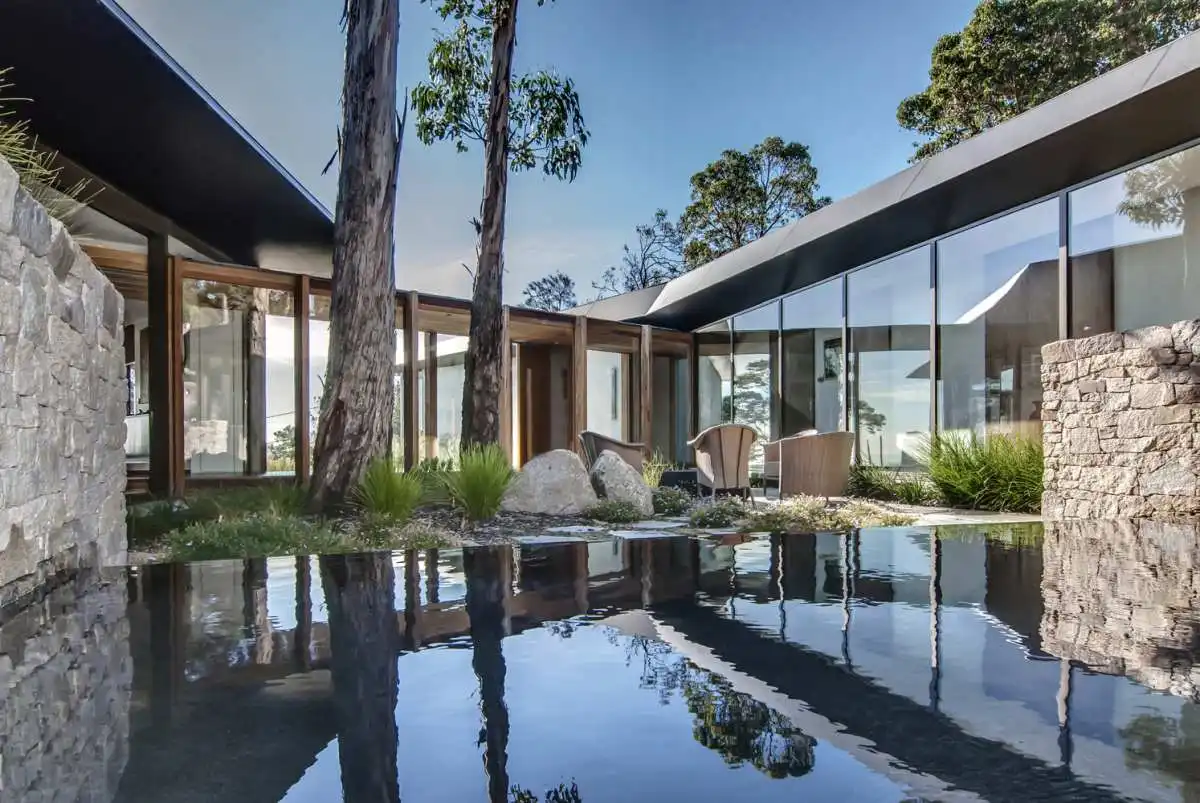 Morninton Peninsula House Australia Turco and Associates waterfeature