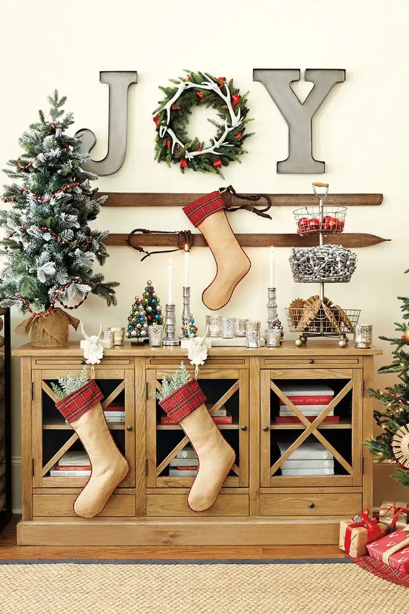 Mountain style wall christmas decor