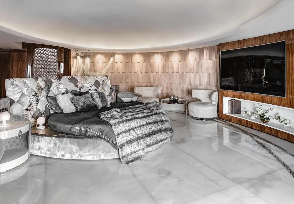 Mumbai Queens Necklace Apartment Decor- master bedroom round bed
