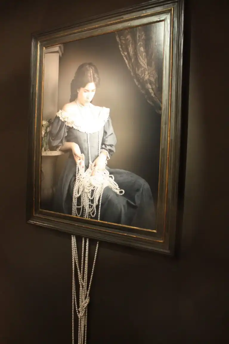 The Mysercough Gallery also represents Broadhead's work.