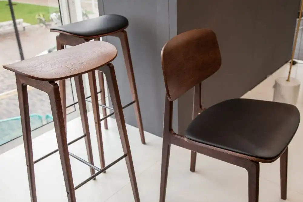 NY11 Dining Chair, Walnut - Leather