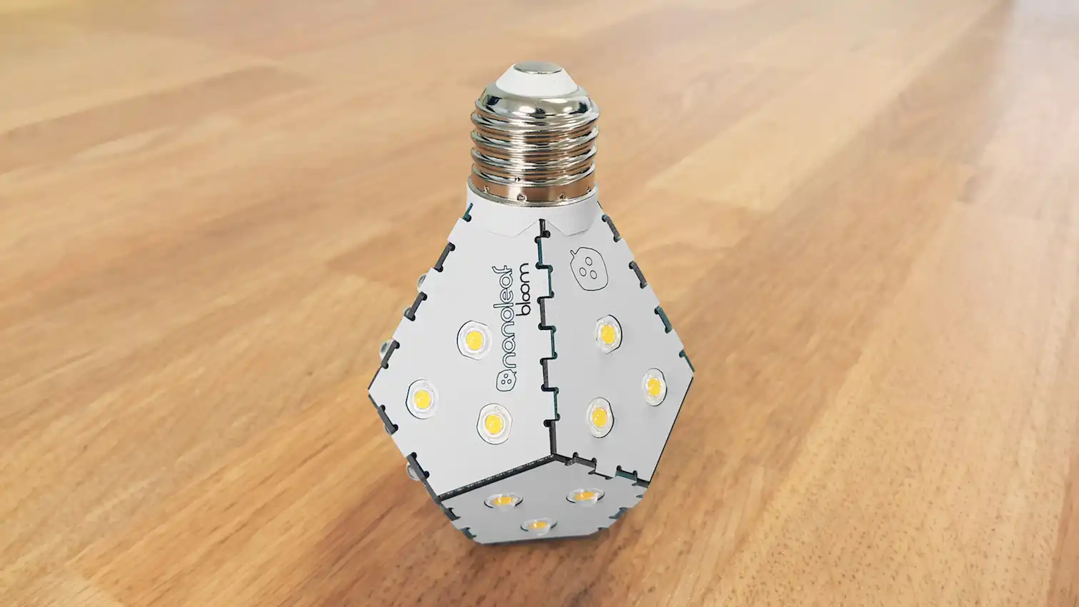 Nano white bloom upright