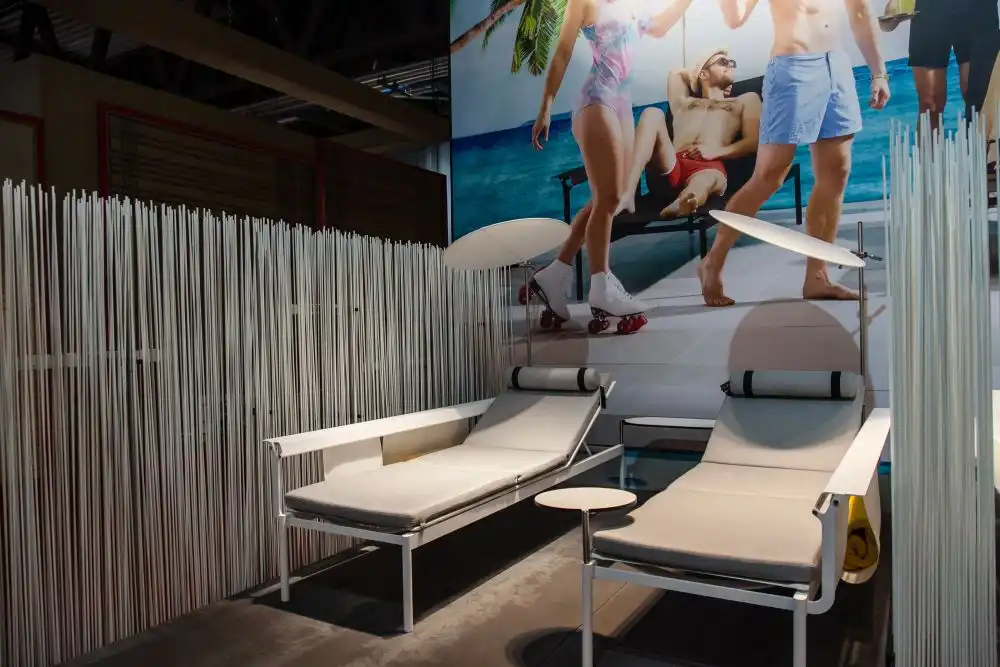 New sun lounge chair concept solluna from extremis