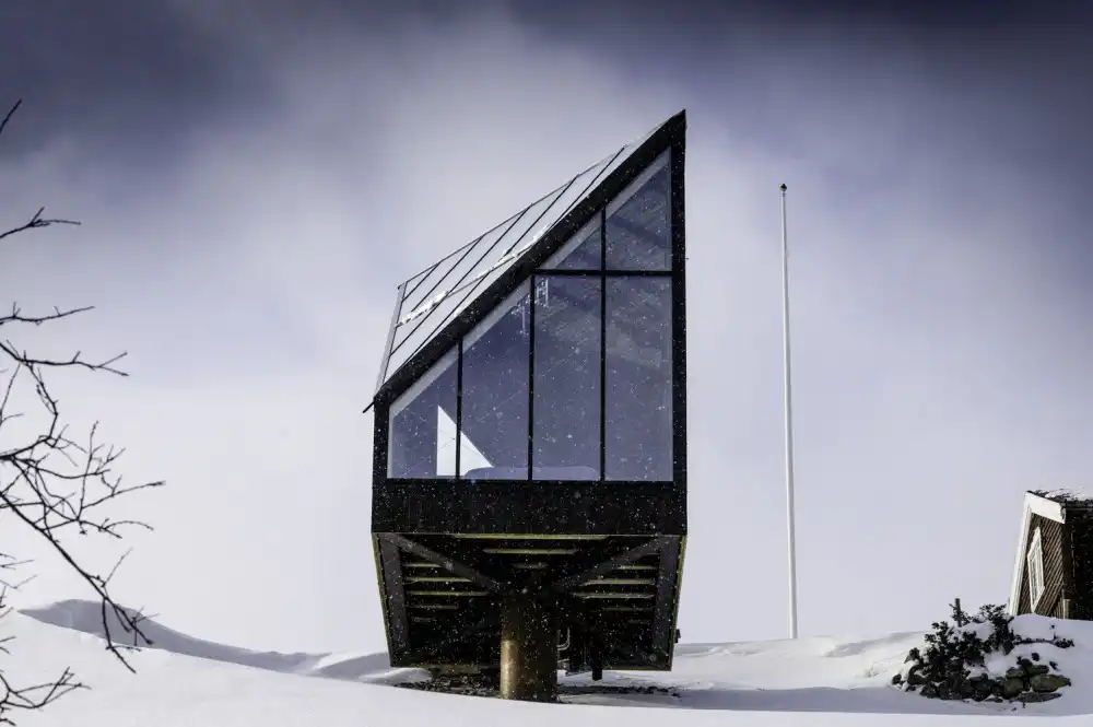The Architecture of Norwegian Cabins In Relation To Their Breathtaking Surroundings
