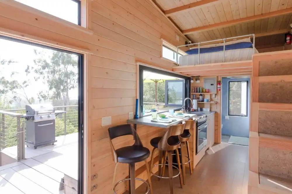 Ocean view Tiny House 1 Mile to the beach bar stools