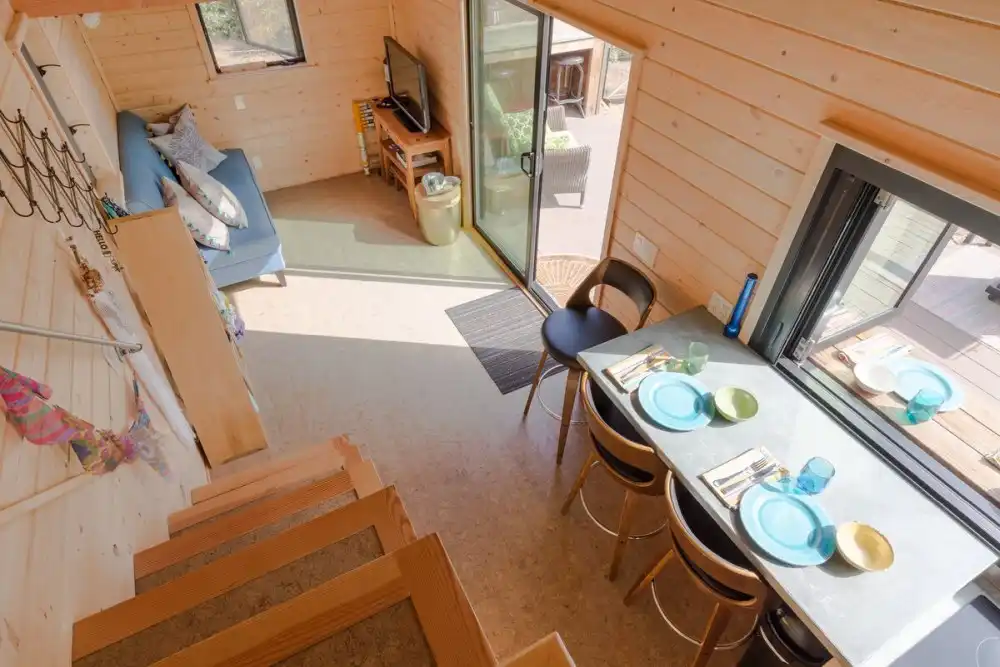 Ocean view Tiny House 1 Mile to the beach loft view