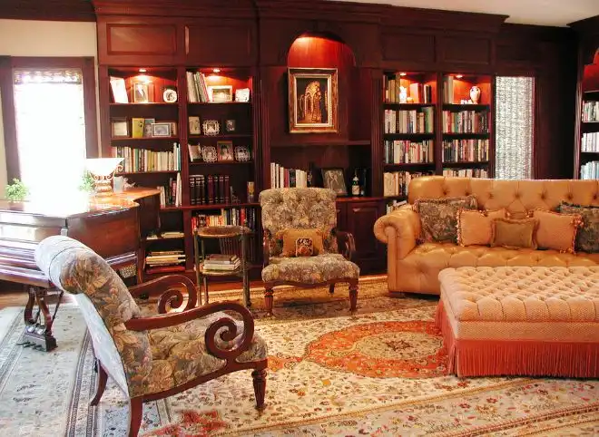 Old and traditional living room