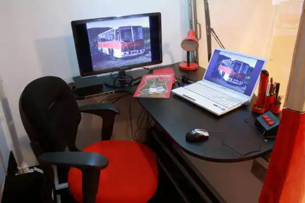 Old bus cabin turned into working space3