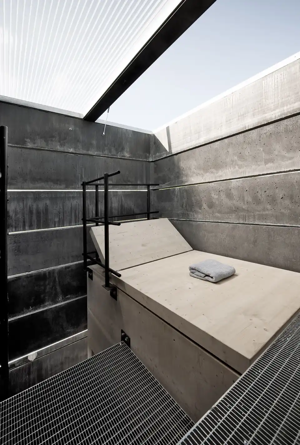 One Man Sauna by Modulorbeat Interior