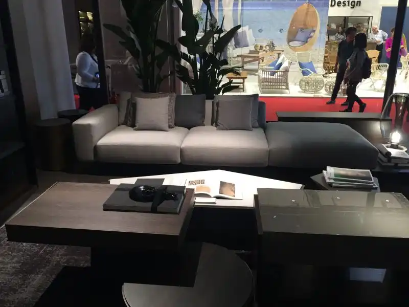 One hand sofa design