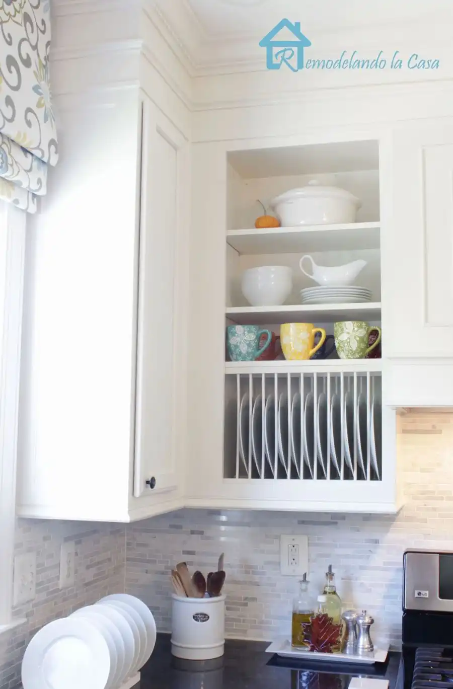 Organize plates with a rack