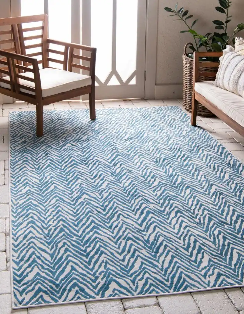 Outdoor Oasis Rug blue and white geometric pattern