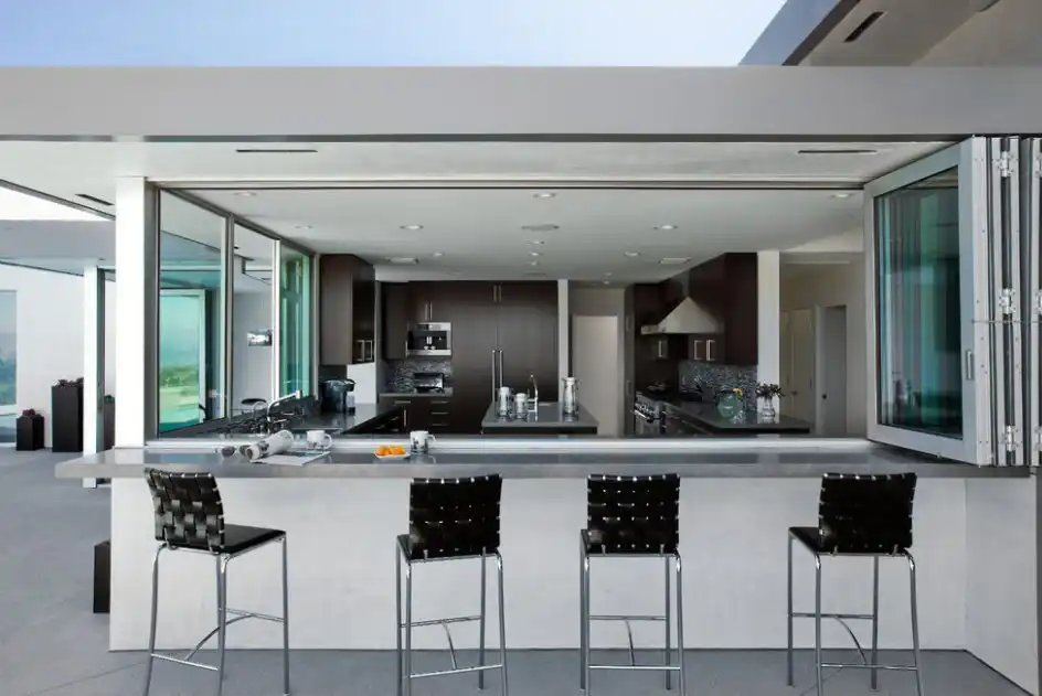 Outdoor kitchen accordion windows