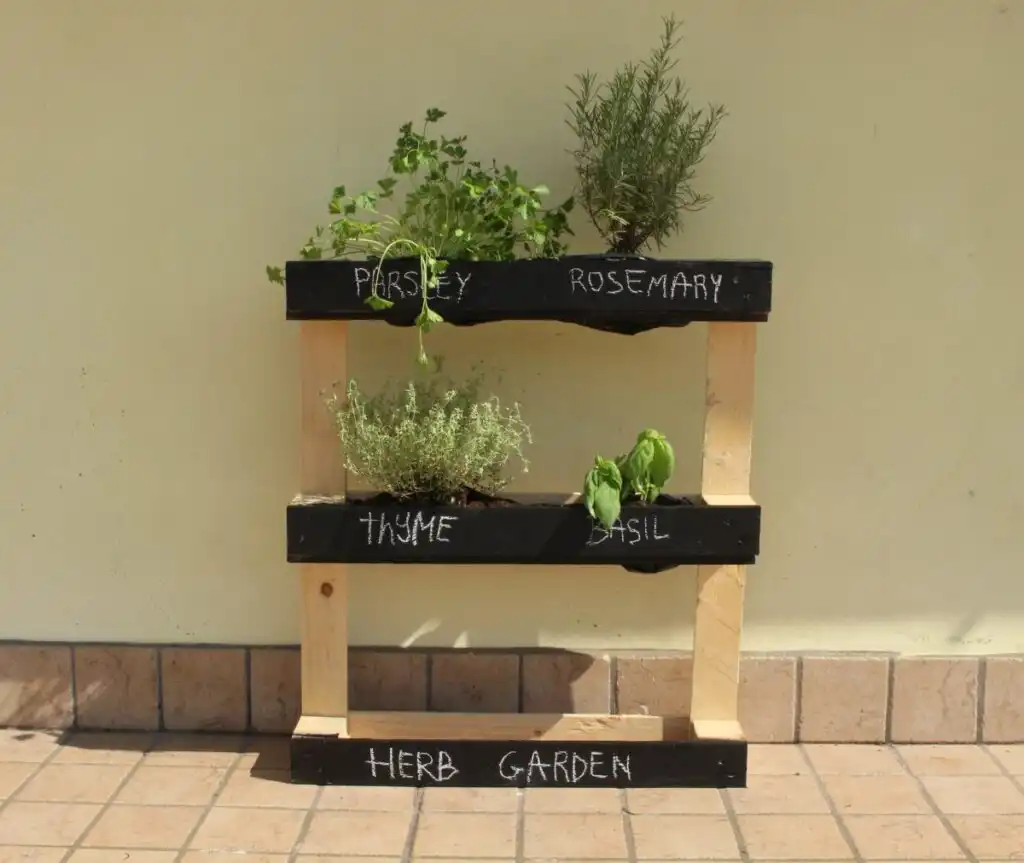 Pallet Herb Garden 1024x863
