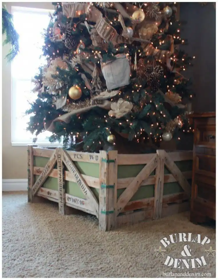 Shipping crate as an enclosure for the Christmas tree