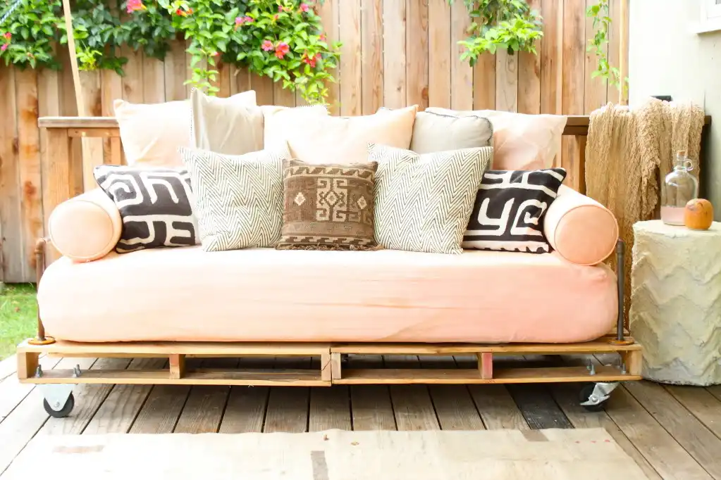 Pallet day bed for small backyard